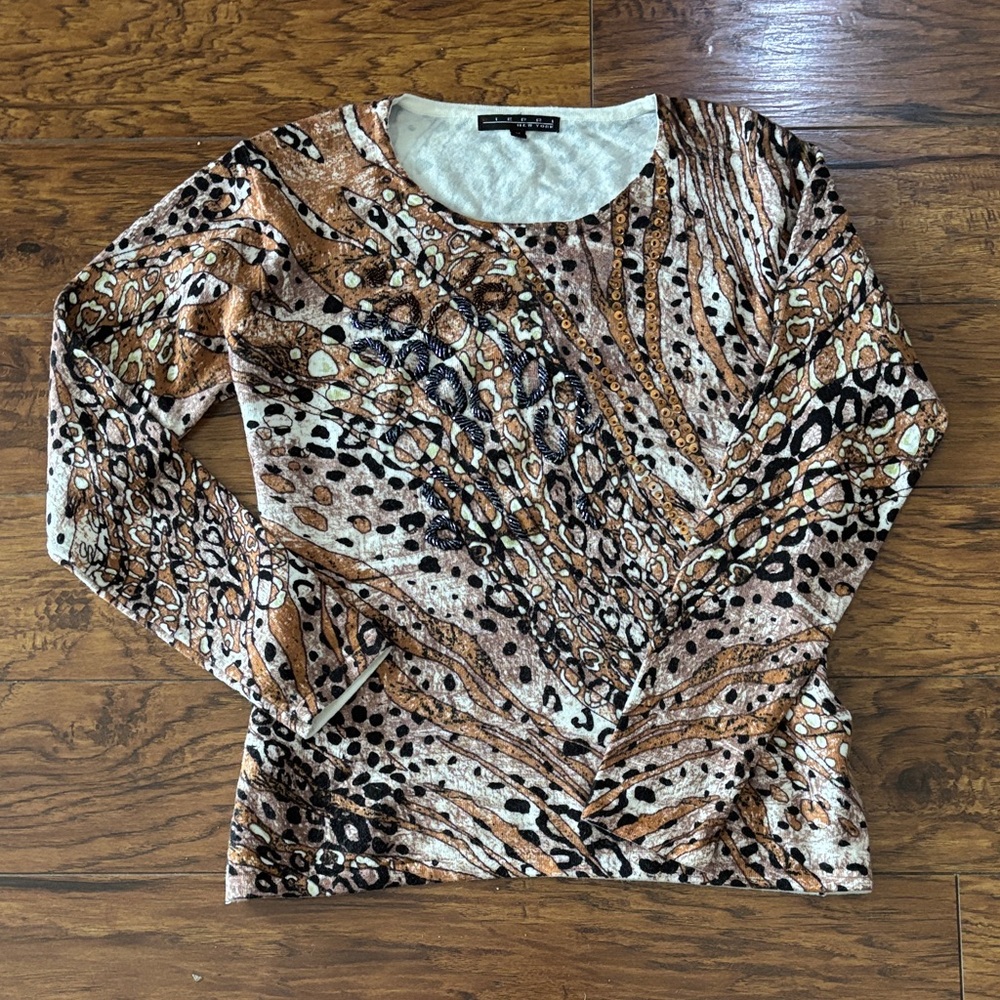 Chic Animal Print Long Sleeve Sweater